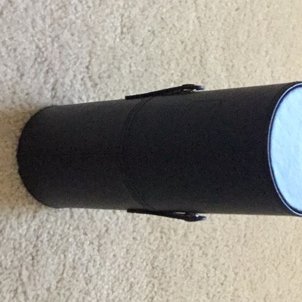 Cosmetic brush holder